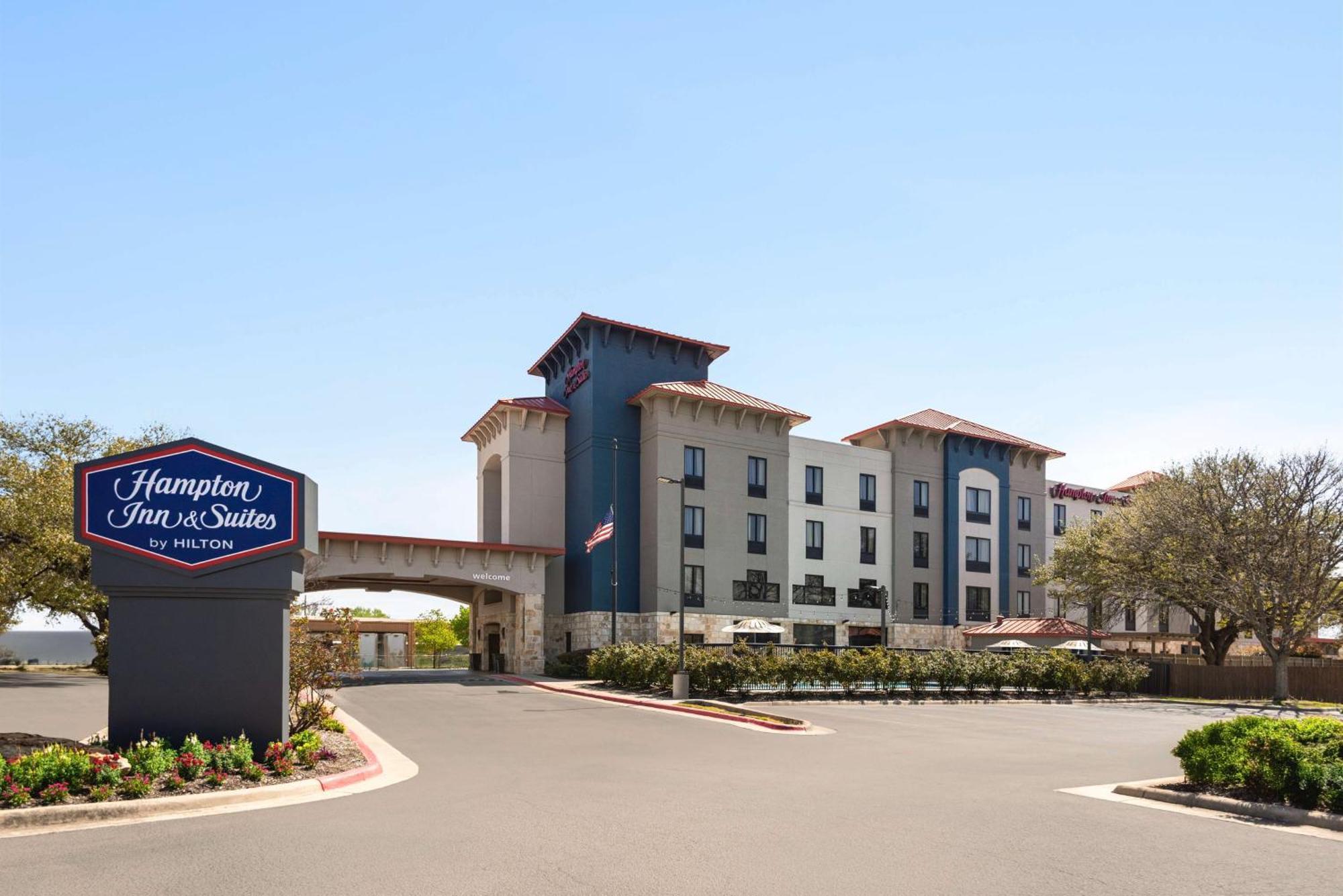 4 Budget Hotels Near San Marcos Premium Outlets Worth Booking