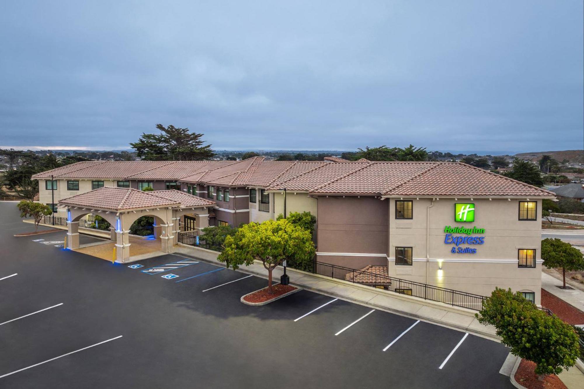 Where to Stay Near CSU Monterey Bay: 4 Golf Hotels Ranked