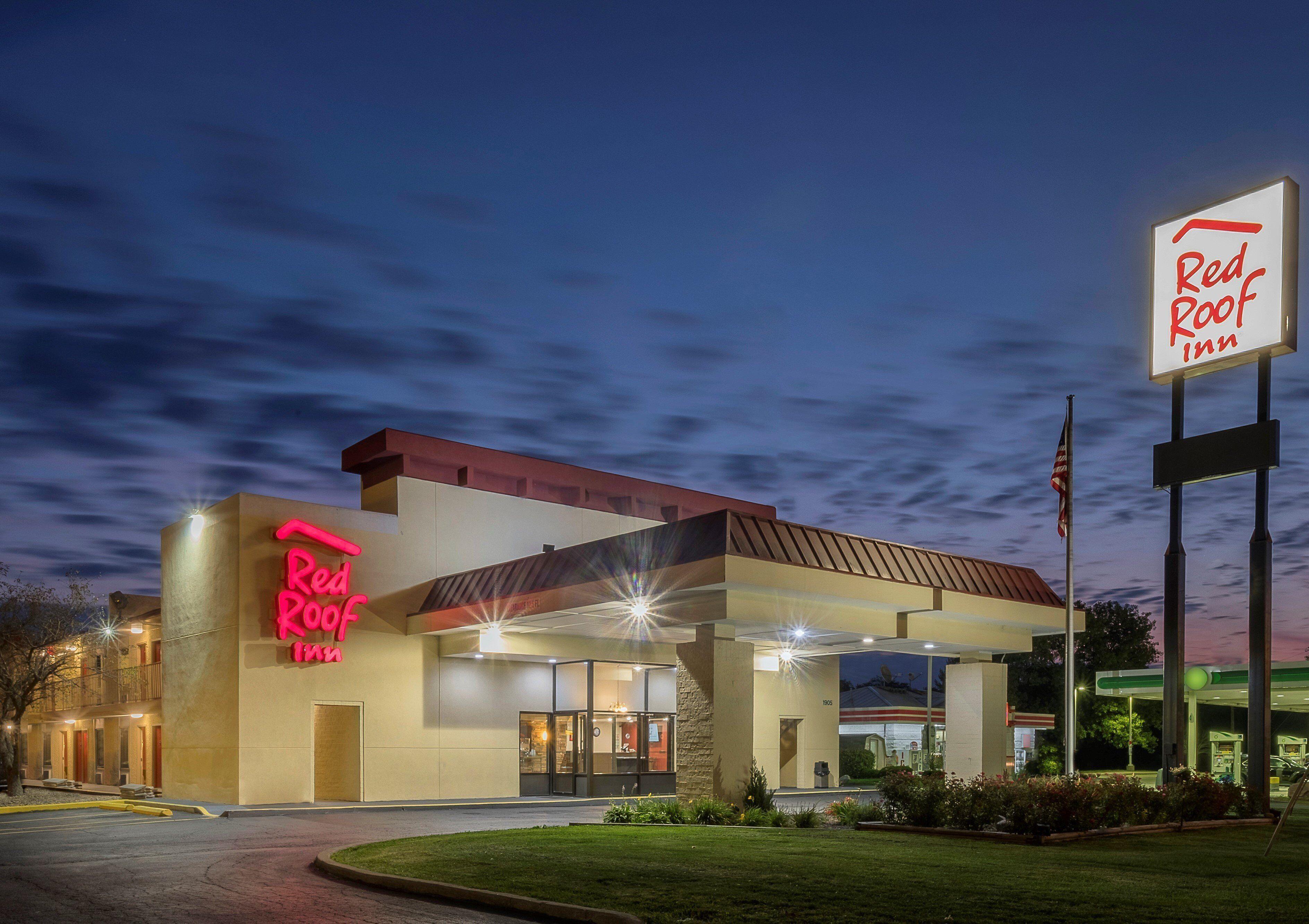 6 Airport Hotels Close to Duffy Bass Field Worth Booking