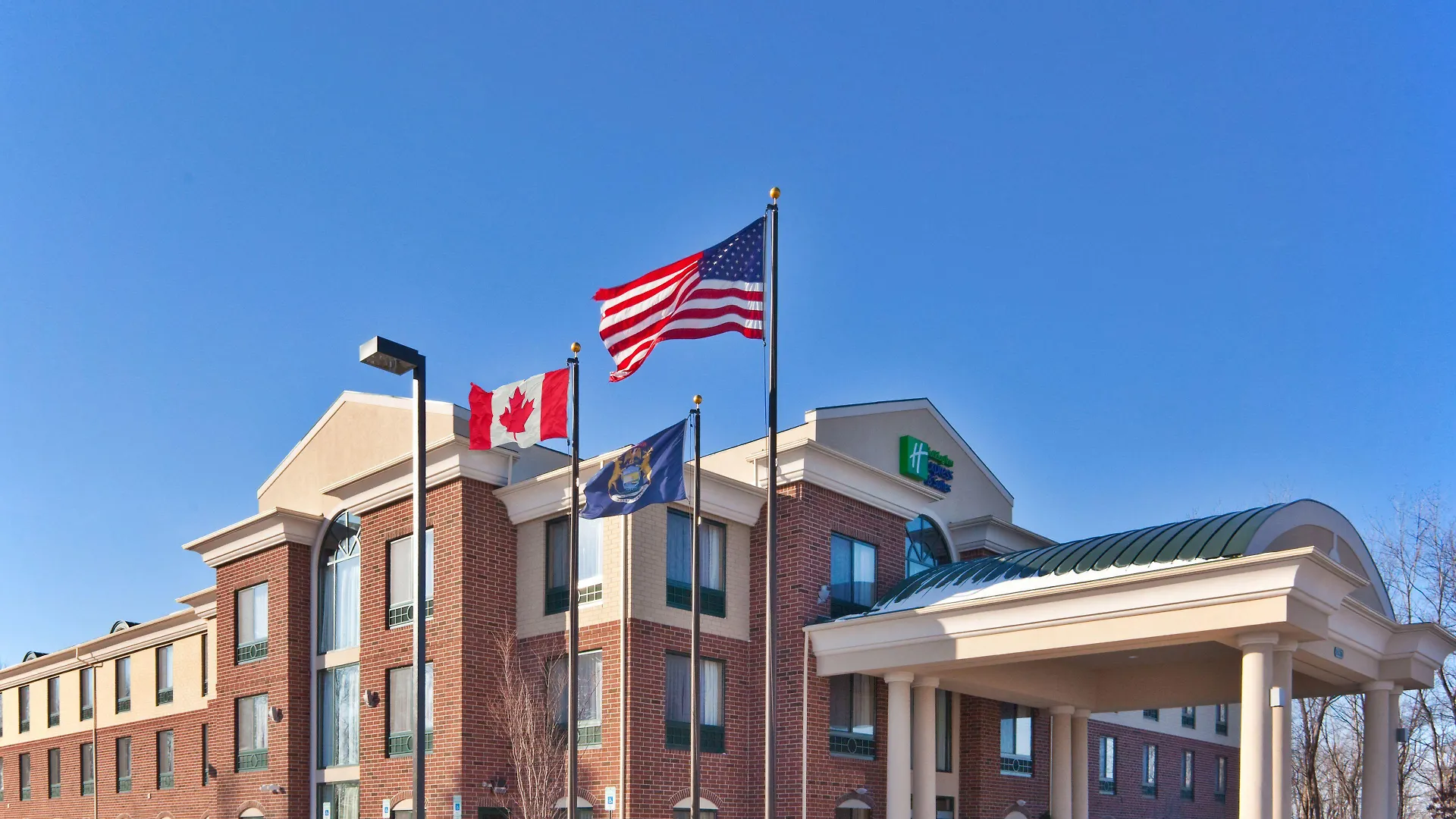 Staying in Detroit Metro: 4 Holiday Inn Express Hotels Compared